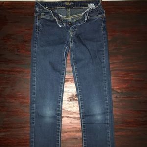Lucky Brand Girls hole less Jeans